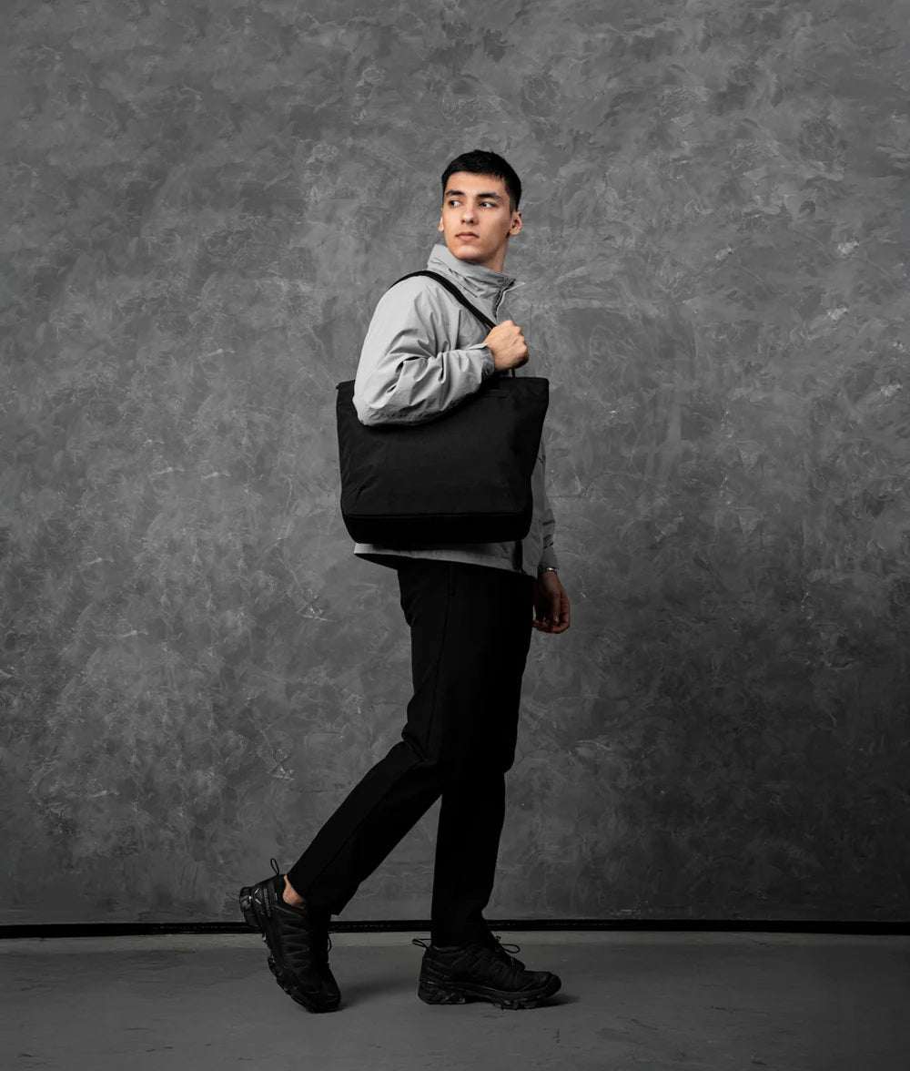 Alpaka Flight Tote