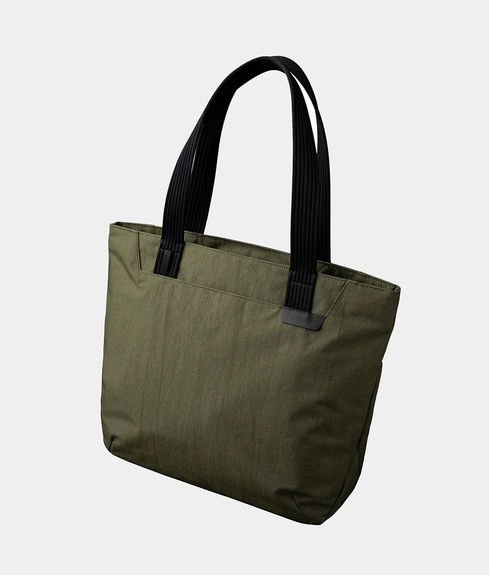 Alpaka Flight Tote