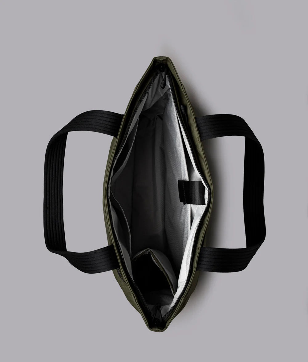 Alpaka Flight Tote