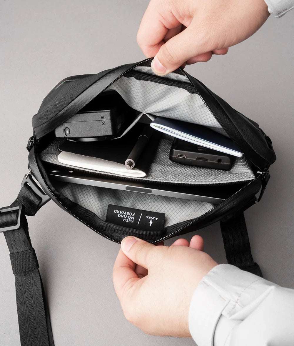 Alpaka Flight Sling 2L